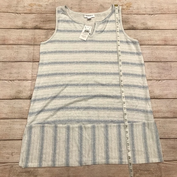 🎉Host Pick🎉 NWT Motherhood Maternity Top Size L - Picture 6 of 8